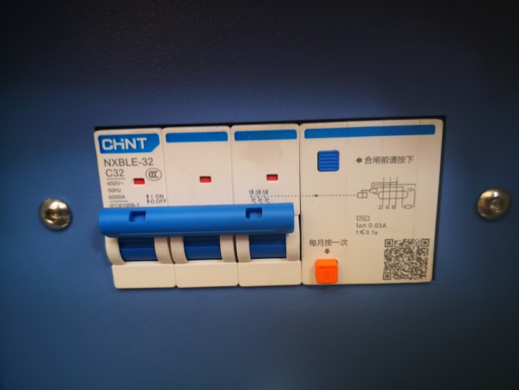 AU521F加油機(jī) (3)_conew1.jpg